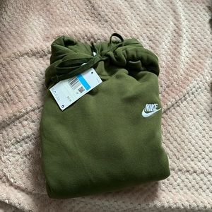 Men’s Nike club hoodie.